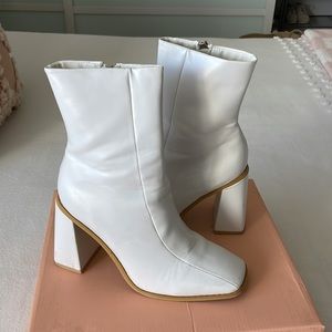 White Retro Style Boots with flare heel